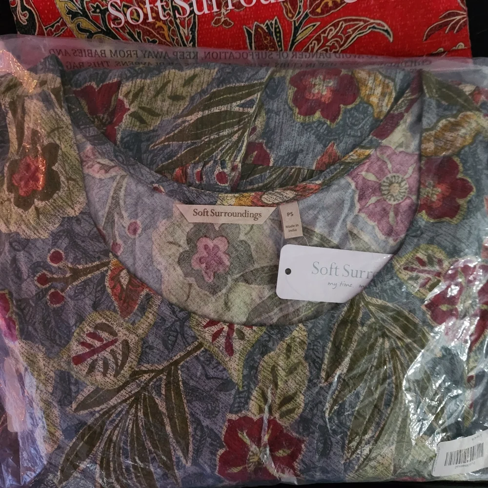 Brand New! Kara Dress In A Colorful Floral Design. - Picture 2 of 8